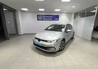 Prix Volkswagen Golf 8 neuve dès 21 971 €, remise -32%