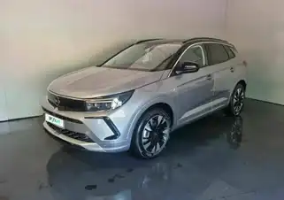 Grandland Hybrid 225 ch BVA8